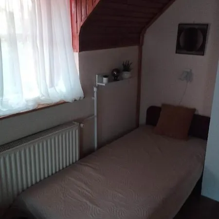 Nora Vendeghaz شقة