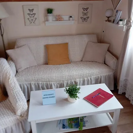 Nora Vendeghaz * Abádszalók