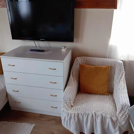 Nora Vendeghaz Apartment