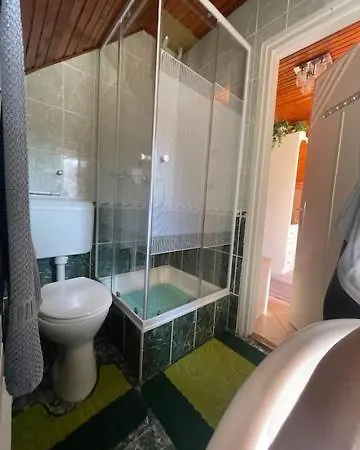 Nora Vendeghaz * Abádszalók