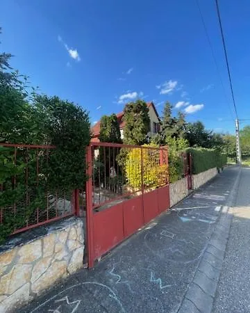 Nora Vendeghaz شقة