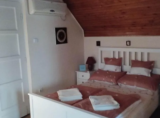 Nora Vendeghaz Apartament *